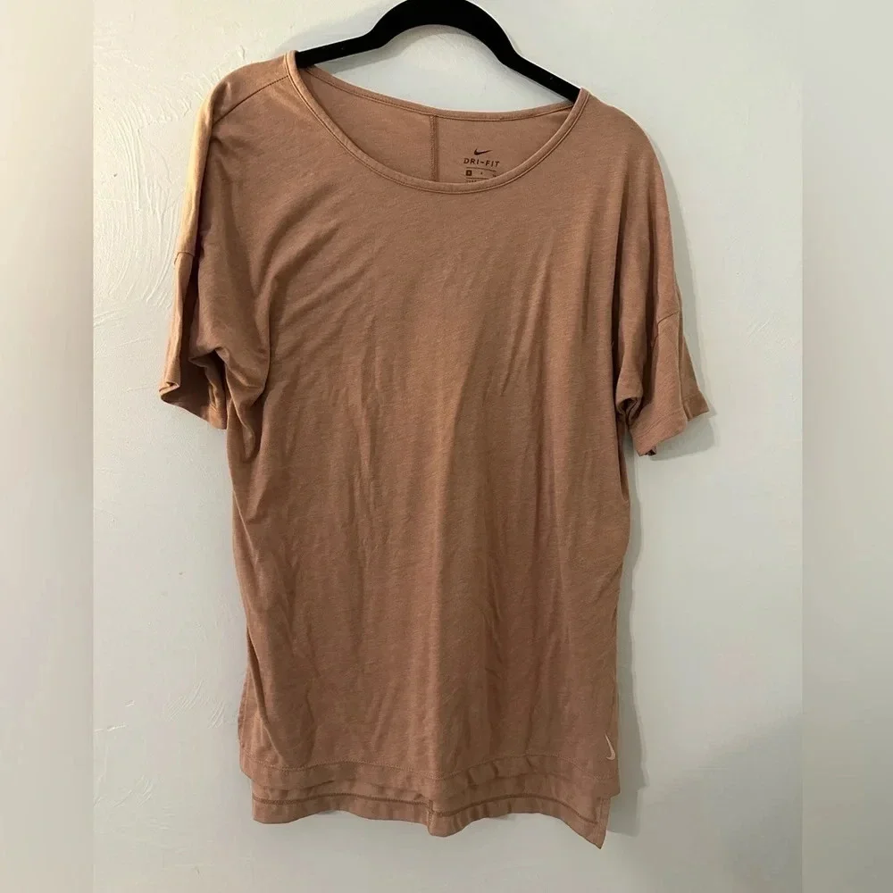Nike Dri-Fit T-Shirt Size Small Brown Tan Loose Workout Athleisure Sporty